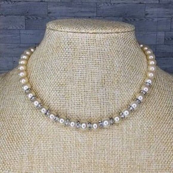 Crown Trifari Ivory Faux Pearl Choker Necklace 925 Sterling Foldover Clasp 15"L - Picture 2 of 8